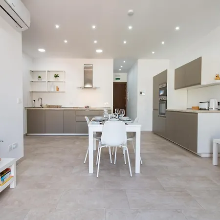 Apartment Sandstone 17 *