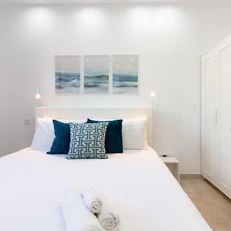 Sandstone 17 公寓 *